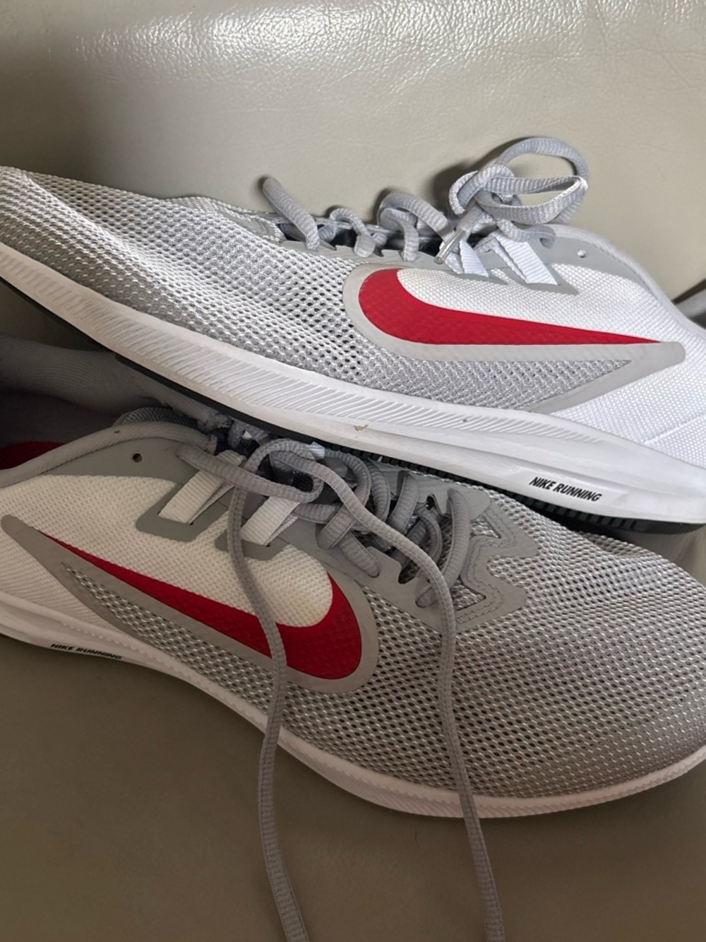 Nike Sneakers in Gray and Red